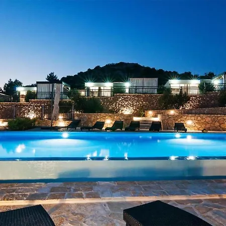 Awesome Stacaravan In With Wifi 캠프장 3*