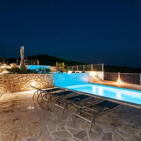 Awesome Stacaravan In With Wifi Drage