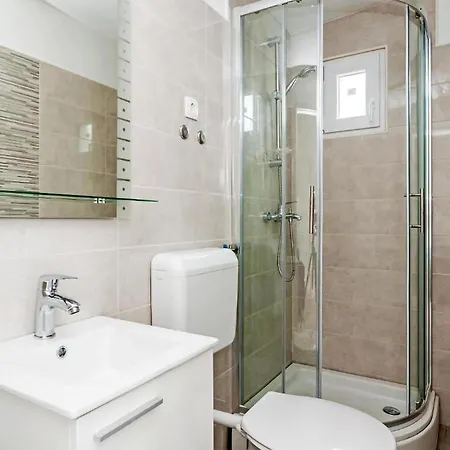 Awesome Stacaravan In With Wifi 3*