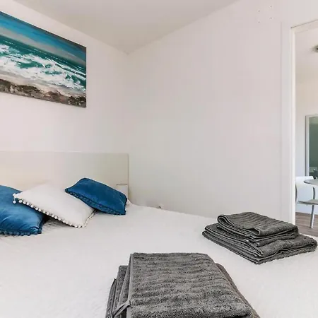 Awesome Stacaravan In With Wifi Драге