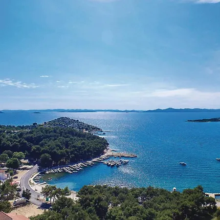 Awesome Stacaravan In With Wifi Кемпинг