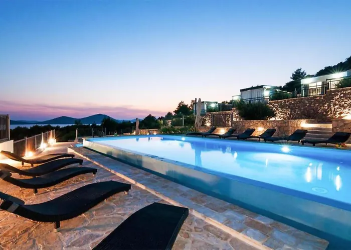 Awesome Stacaravan In With Wifi Кемпинг Драге