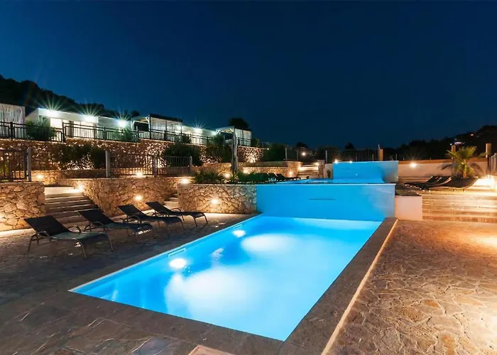 Awesome Stacaravan In With Wifi Кемпинг Драге